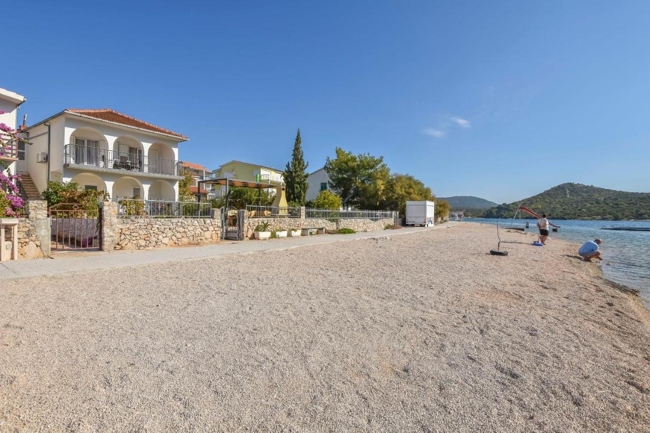 Apartments Milan 로고즈니차 외부 사진