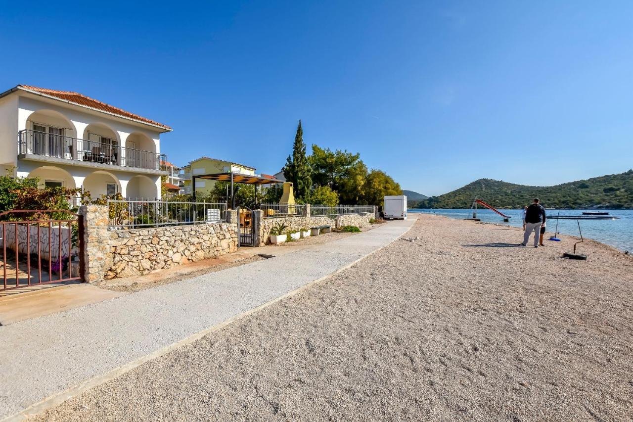 Apartments Milan 로고즈니차 외부 사진