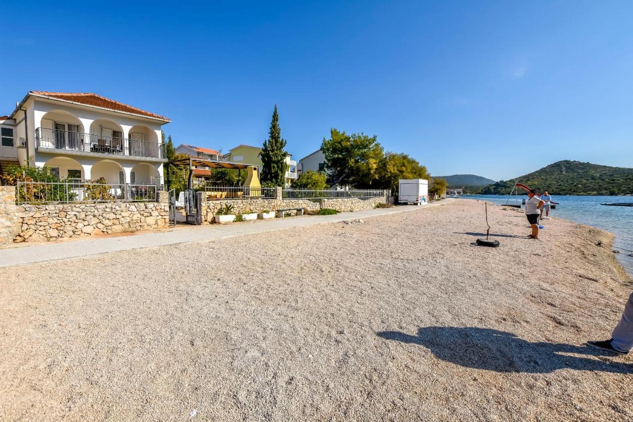 Apartments Milan 로고즈니차 외부 사진