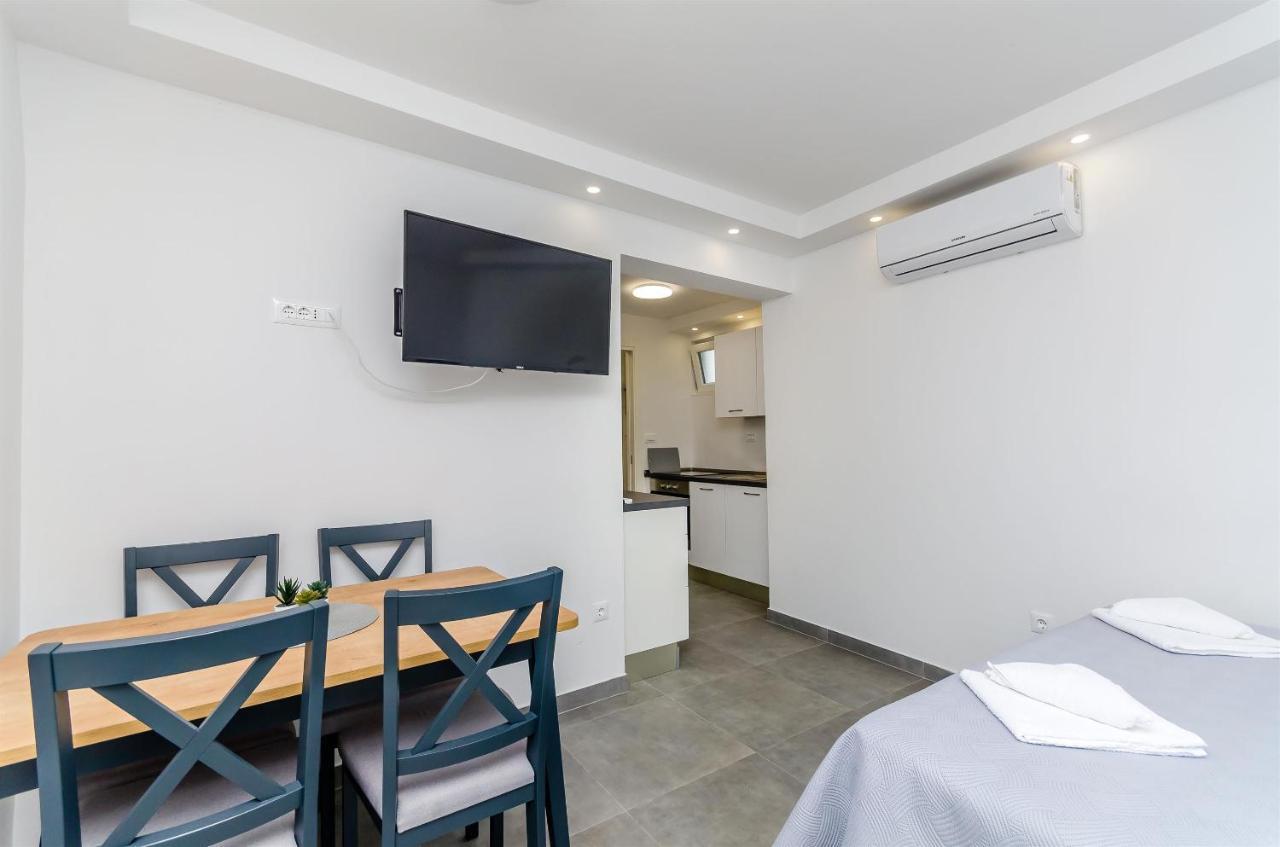 Apartments Milan 로고즈니차 외부 사진