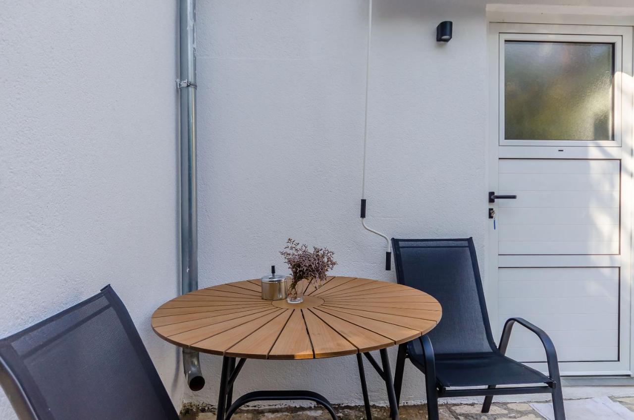 Apartments Milan 로고즈니차 외부 사진