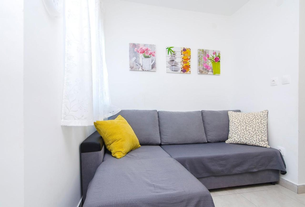 Apartments Milan 로고즈니차 외부 사진