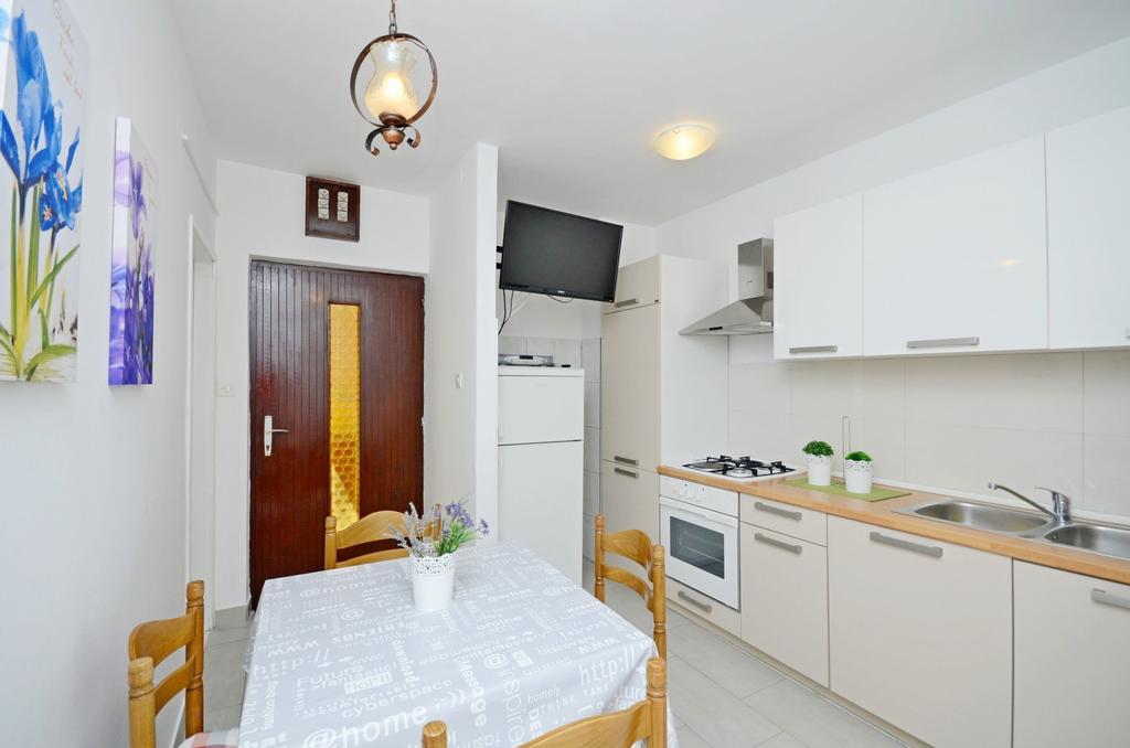 Apartments Milan 로고즈니차 외부 사진